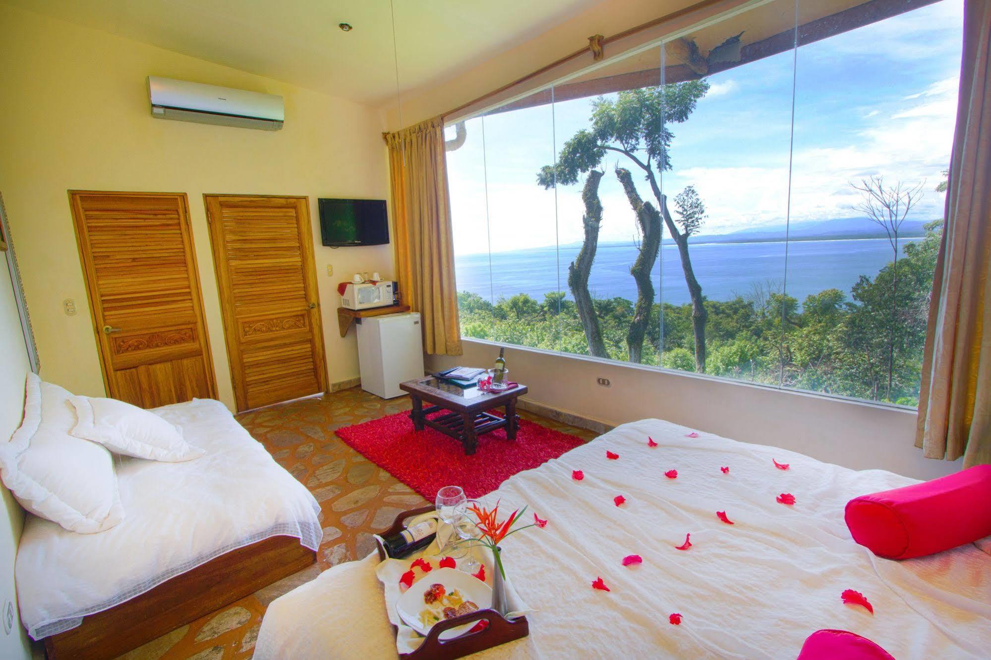 Issimo Suites Boutique Hotel & Spa - Adults Only Manuel Antonio Exterior photo